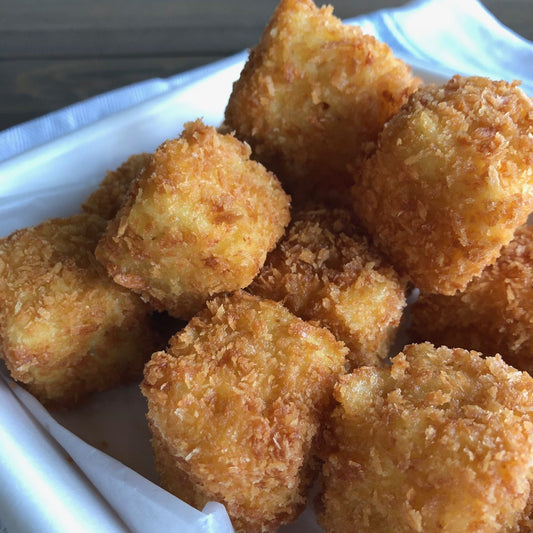 Mac n cheese fritters with smoked paprika remoulade dip